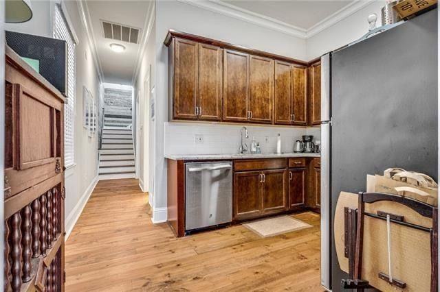 744 Pleasant St - Photo 3 of 11