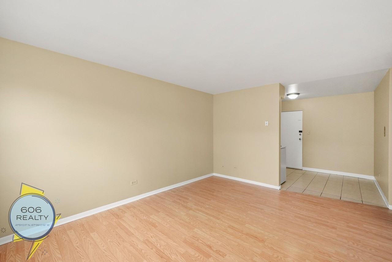 Melrose Park Apts Heat & Parking Included! Quiet Building! - Photo 7 of 12