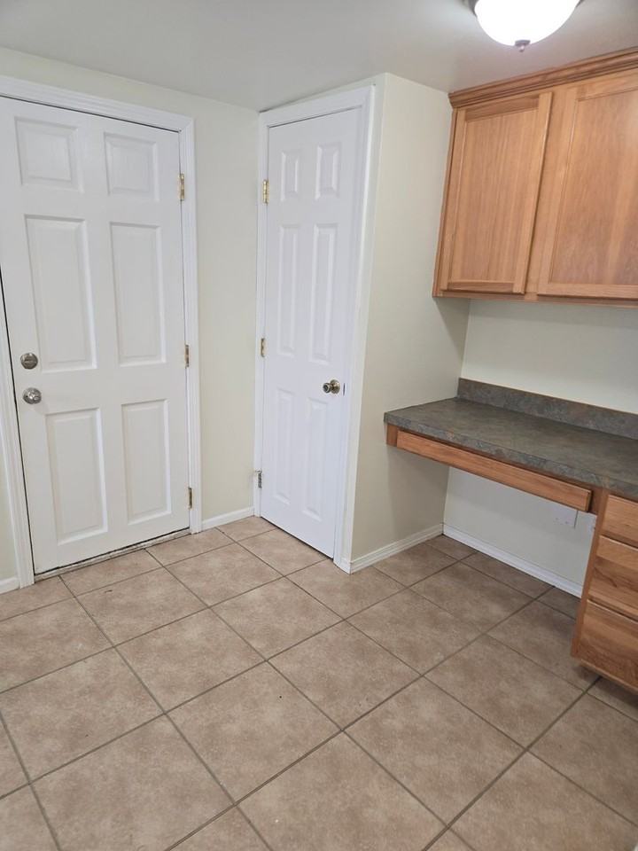 551 Augustus St - Photo 3 of 18