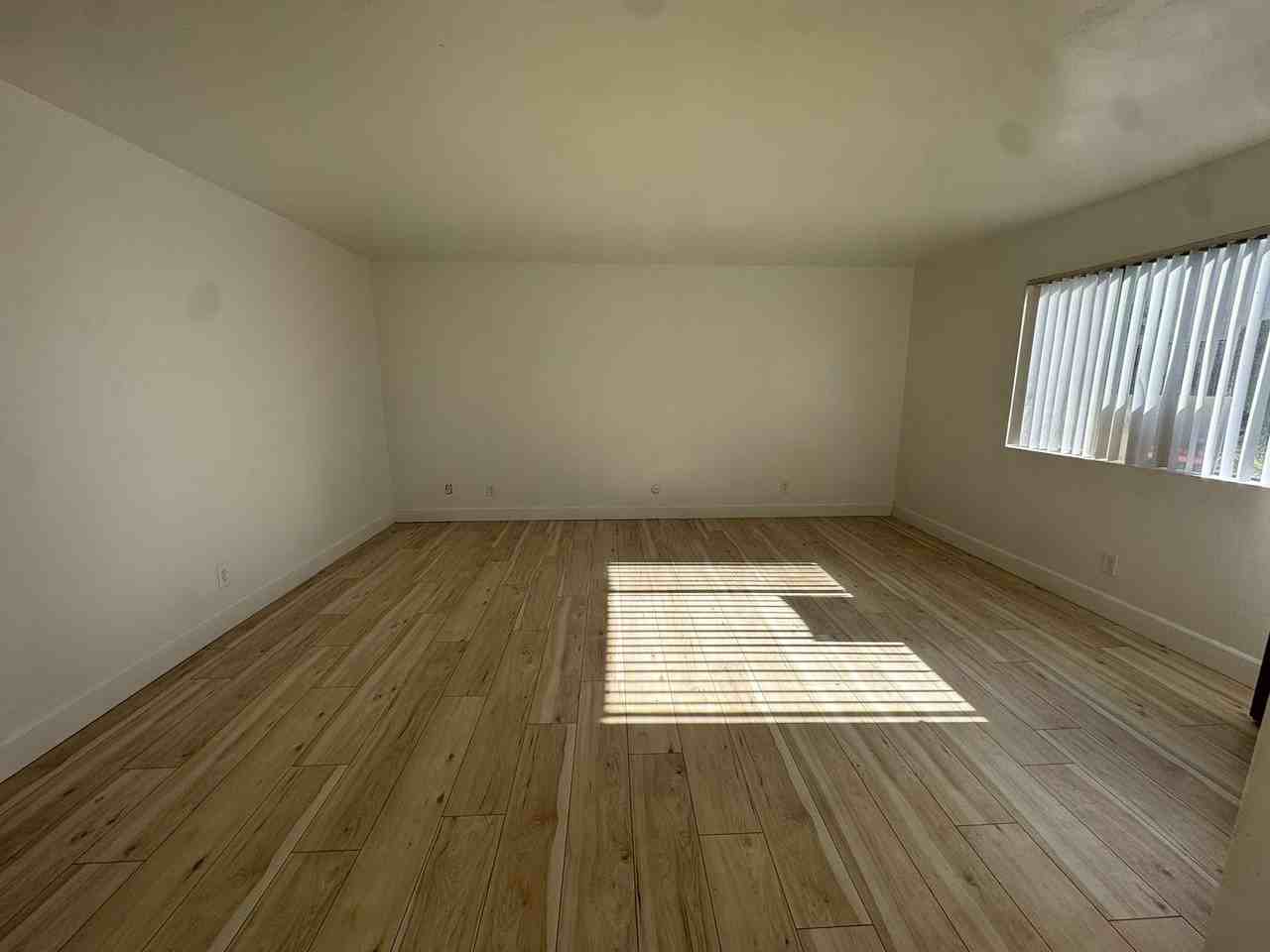 285 Moss St #80 - Photo 4 of 17