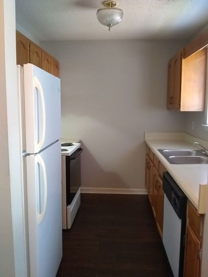 Autumn Brook Terrace Apartments - Photo 3 of 6