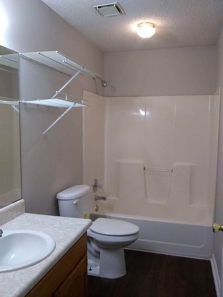 Autumn Brook Terrace Apartments - Photo 4 of 6