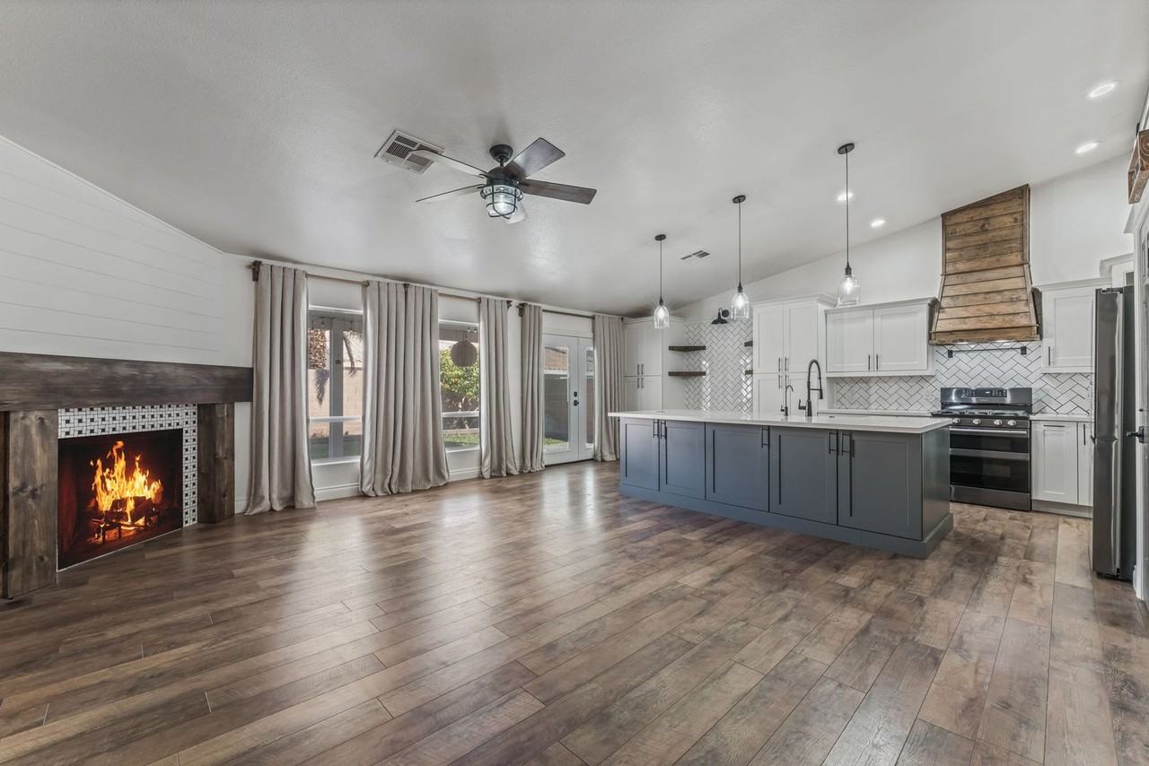 6269 Desert Haven Rd - Photo 3 of 43