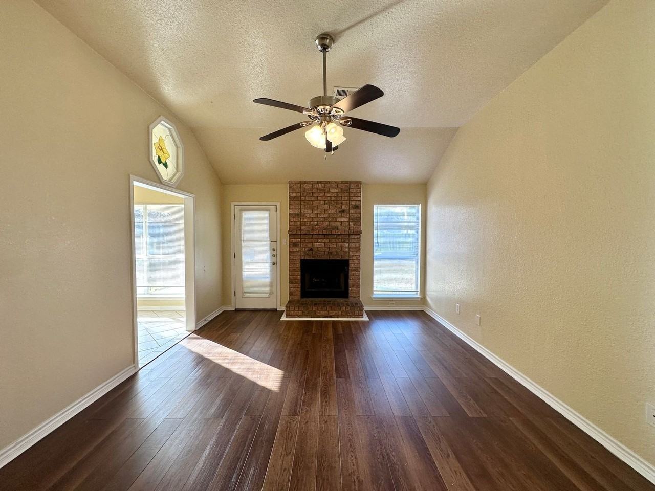 3011 O W Curry Dr - Photo 4 of 34