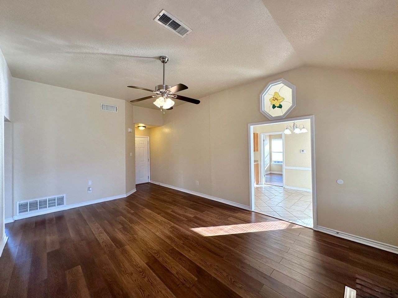 3011 O W Curry Dr - Photo 6 of 34