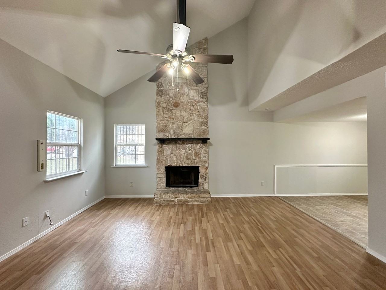 1219 Royal Crest Dr - Photo 6 of 24