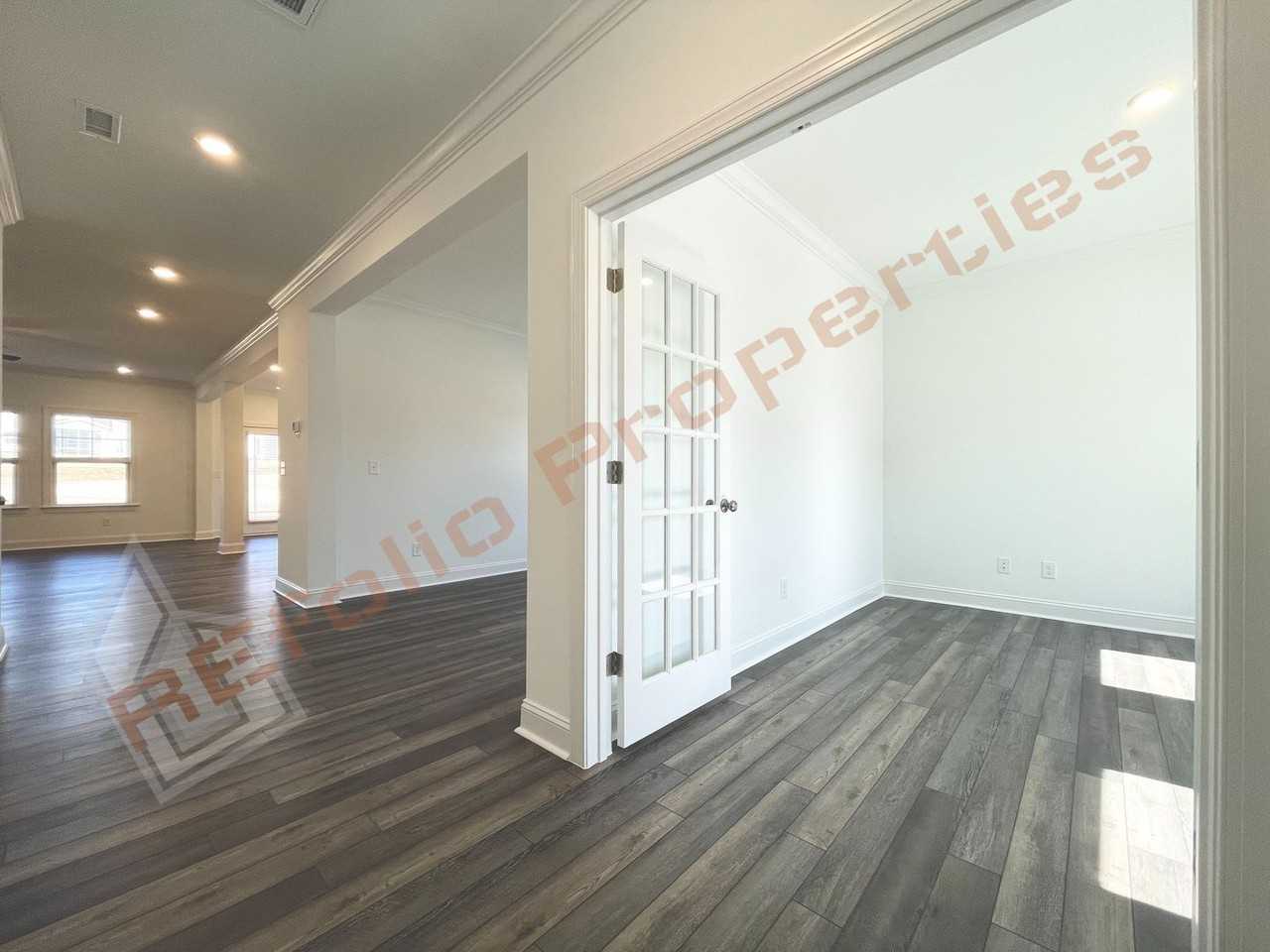709 Hardin Hill Ln - Photo 2 of 48