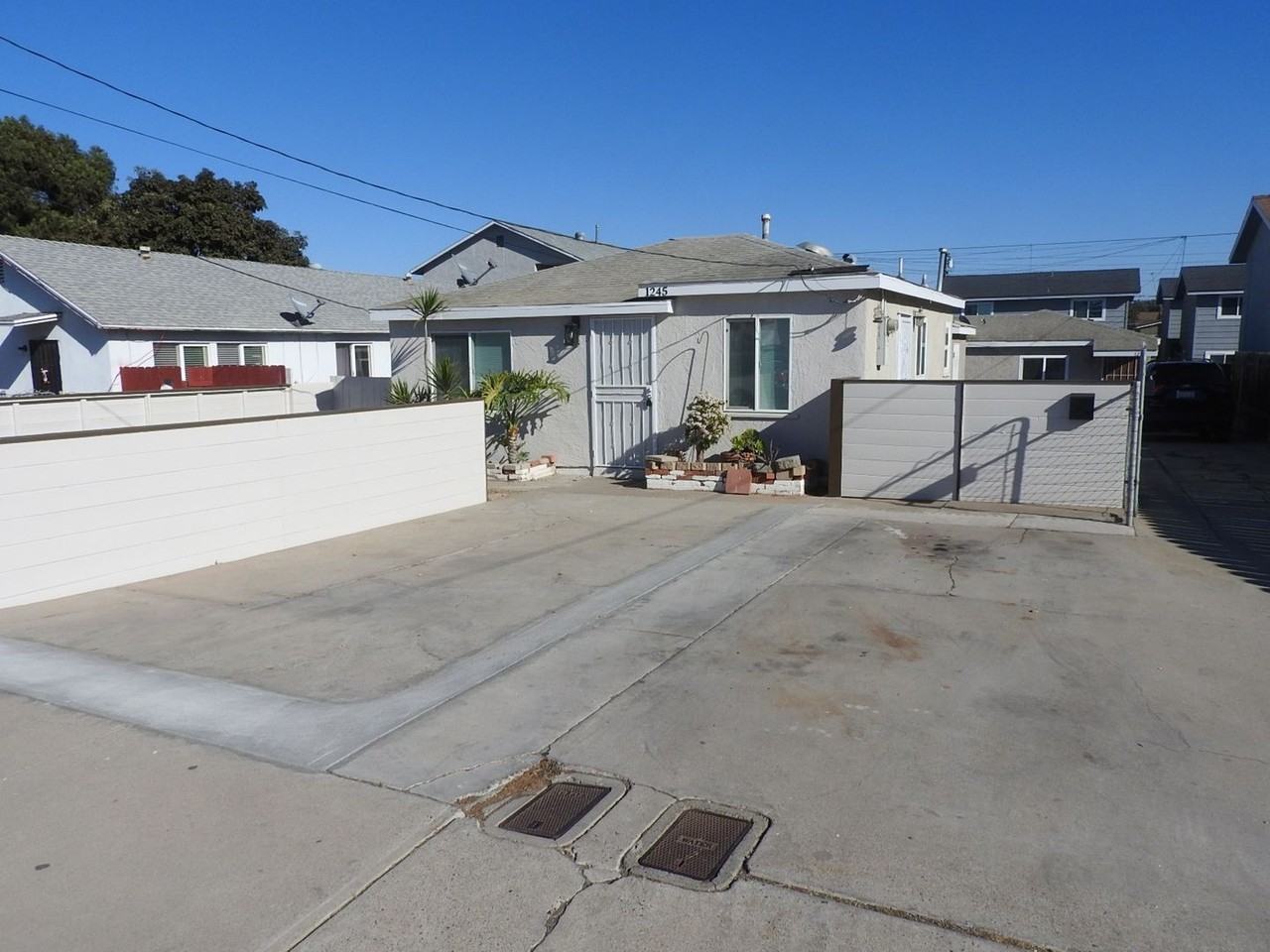 1245 Georgia St - Photo 2 of 30