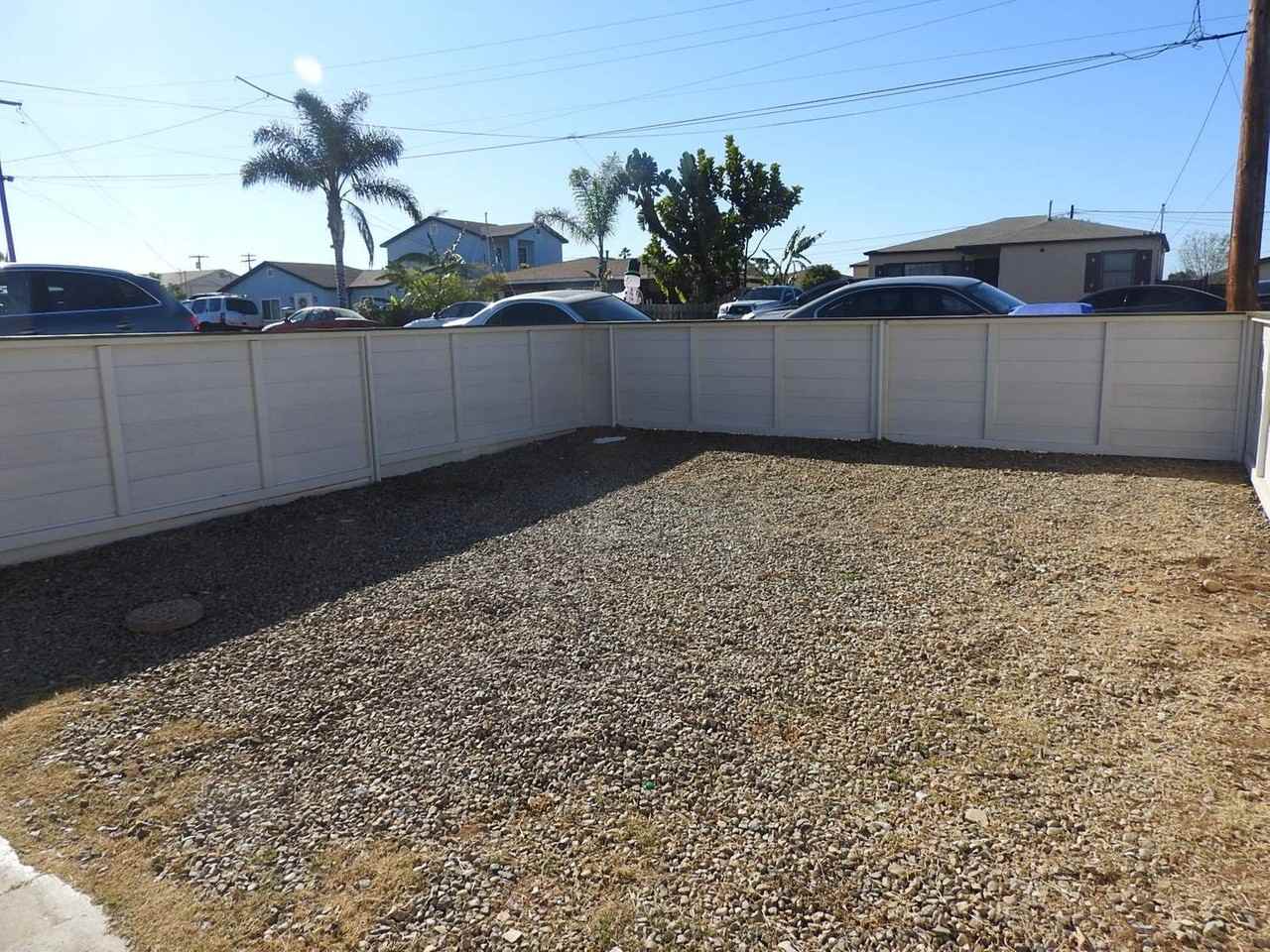 1245 Georgia St - Photo 3 of 30