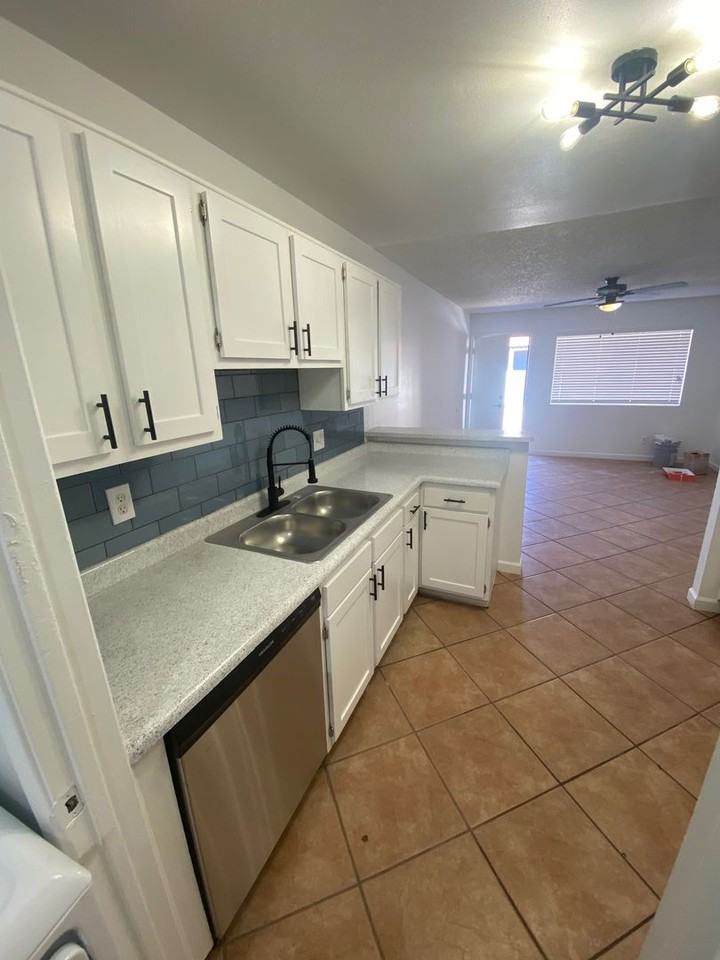 9th Ave Apartments - Photo 4 of 19