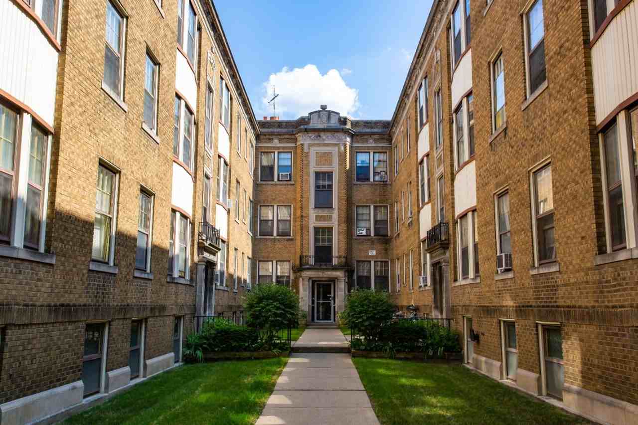 691 Seward - Photo 6 of 41