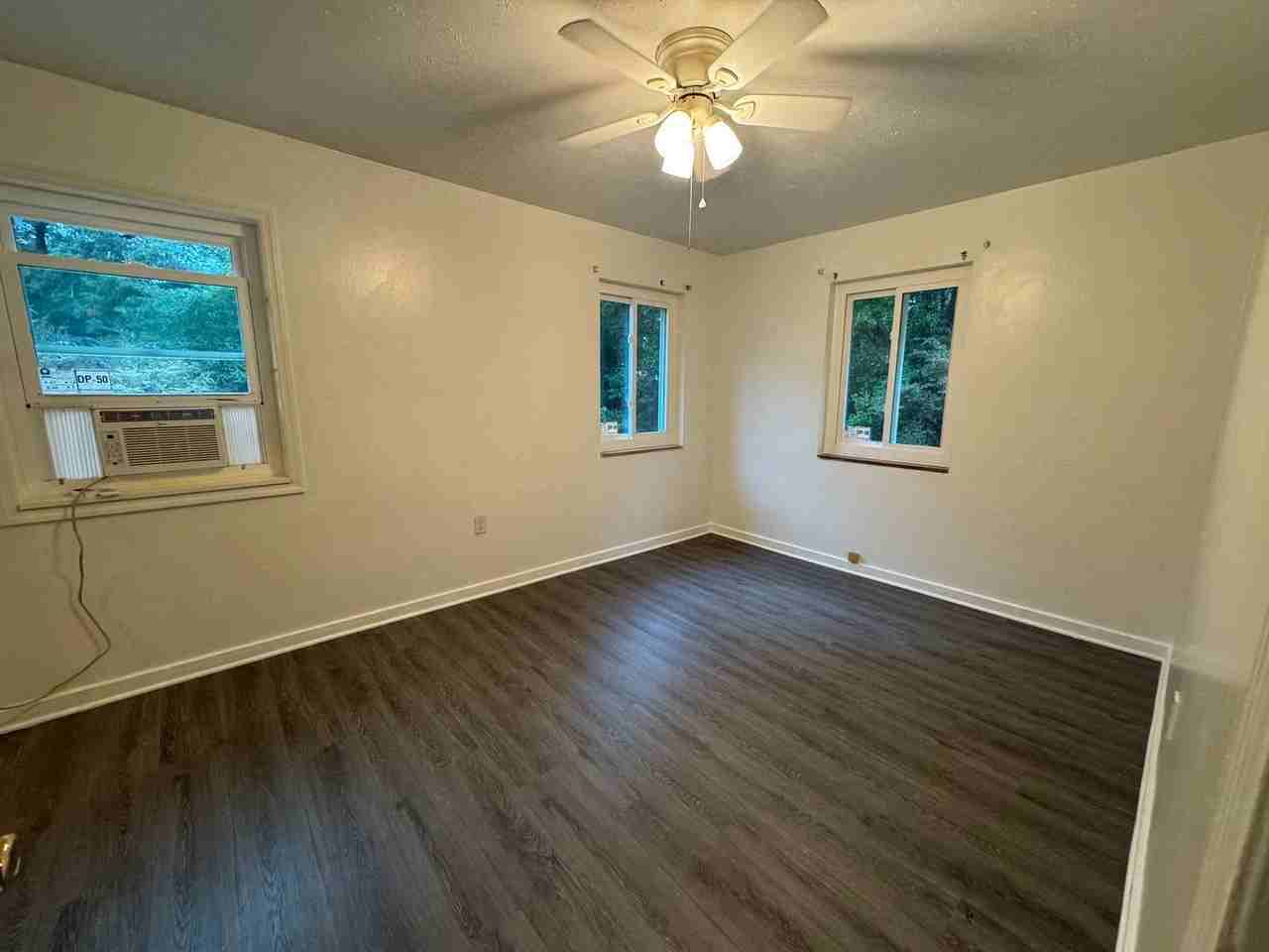 205 Holmes Dr #C - Photo 6 of 8