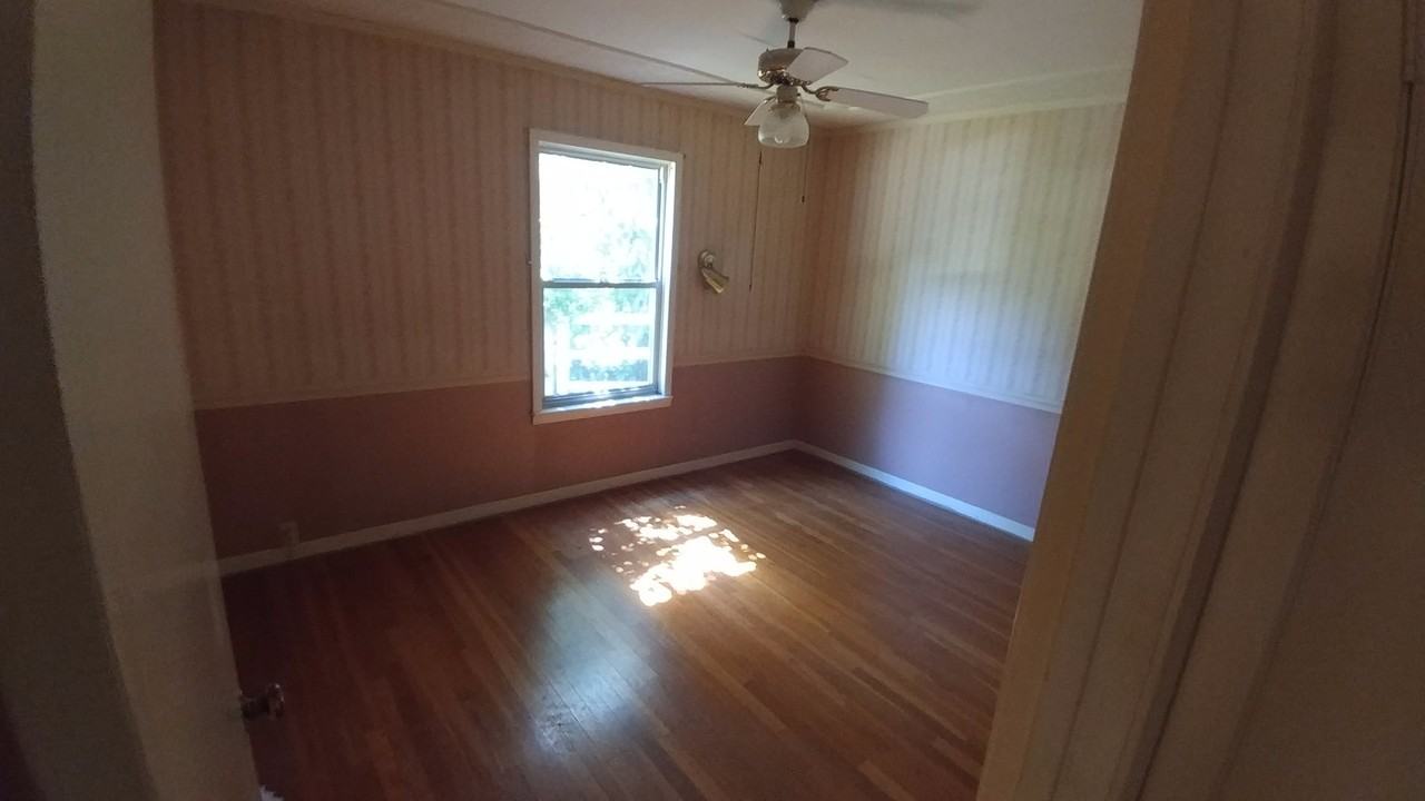 1123 Mitchell Rd - Photo 6 of 7