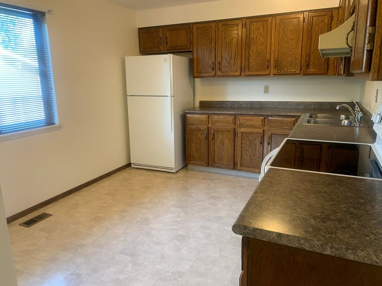 13884 W 68th Dr - Photo 3 of 27