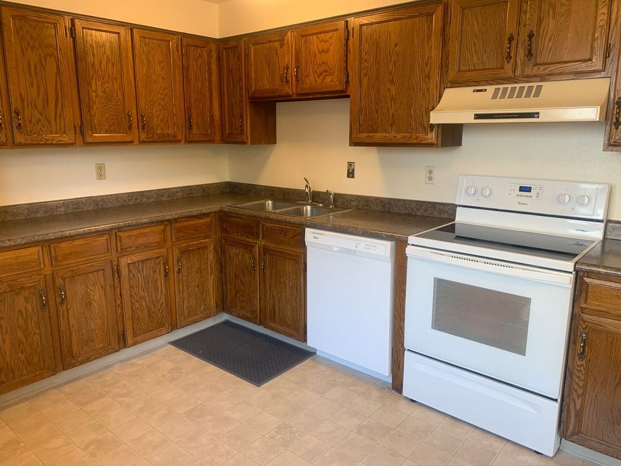 13884 W 68th Dr - Photo 5 of 27