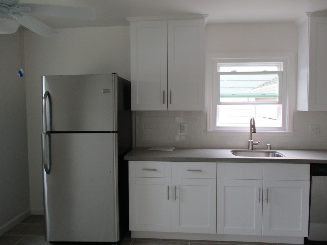 57 E Hillsdale Blvd - Photo 3 of 15