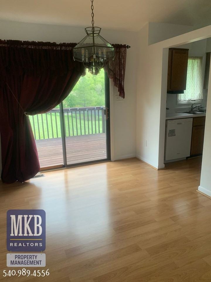 7847 Forest Edge Dr - Photo 3 of 22