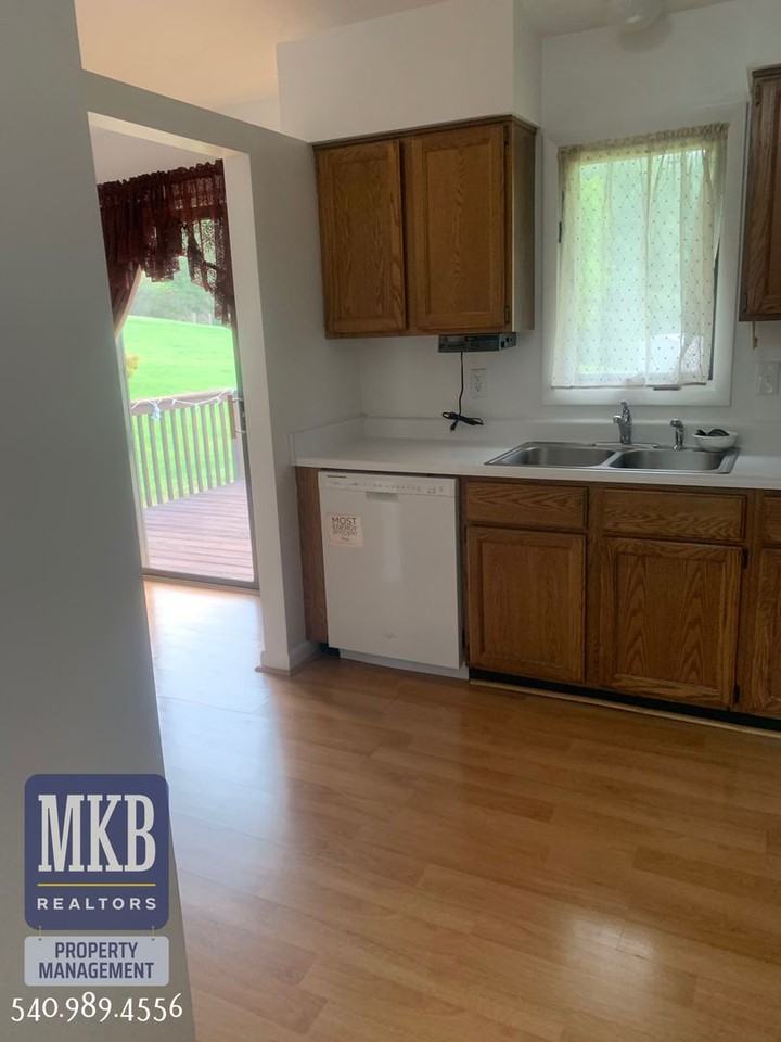 7847 Forest Edge Dr - Photo 6 of 22