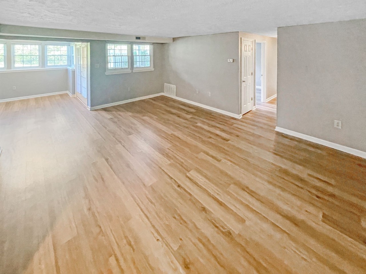9389 Horse Castle Ct #702 - Photo 2 of 10