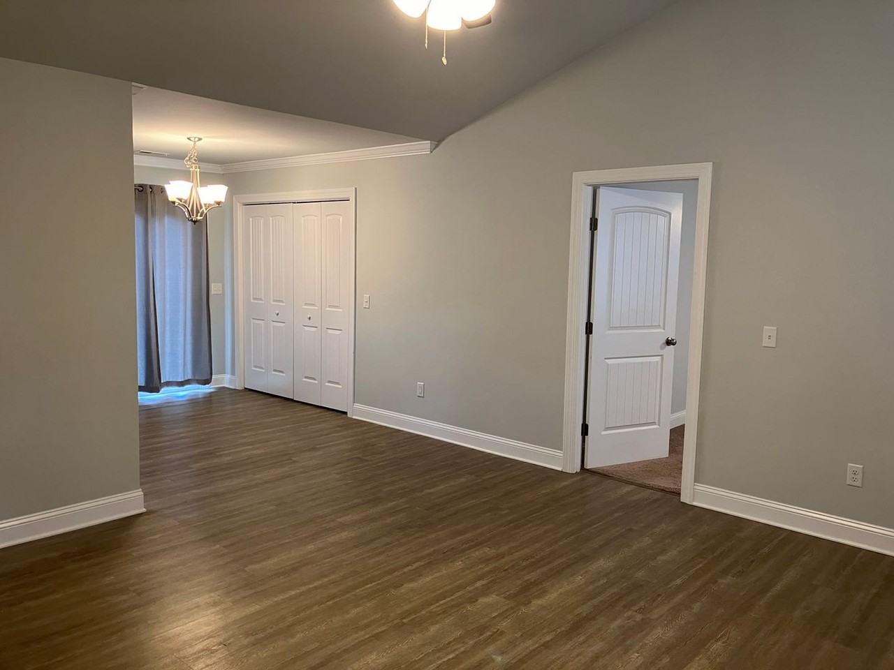 555 Greenmoss Rd - Photo 3 of 29