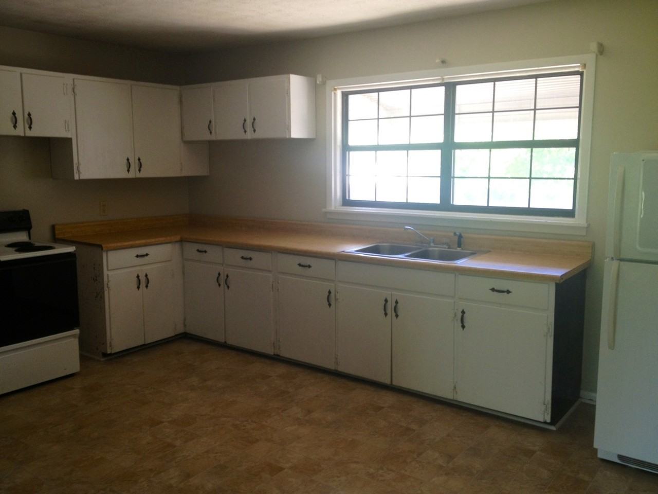 1223 Church Ave Se - Photo 2 of 12