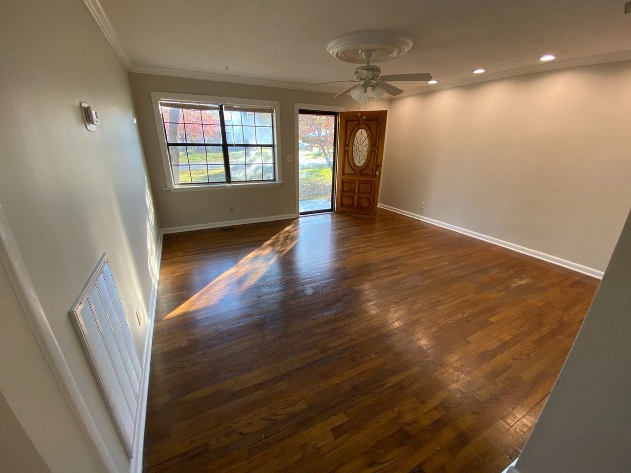 1223 Church Ave Se - Photo 5 of 12