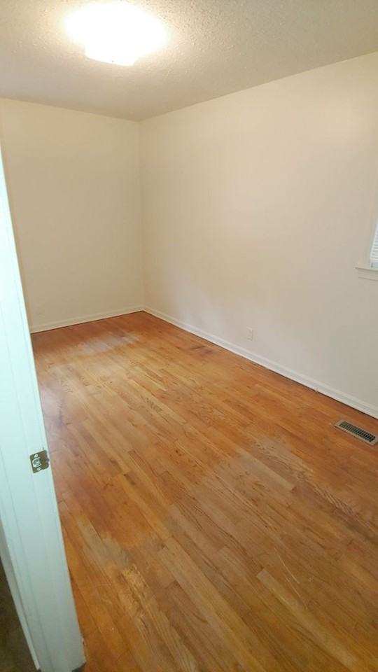 4312 30th Ave E - Photo 5 of 8