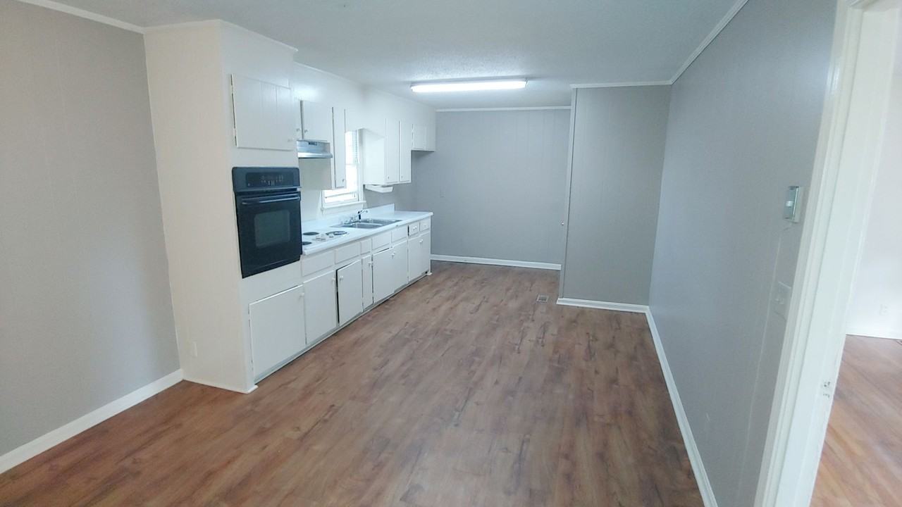 4312 30th Ave E - Photo 7 of 8