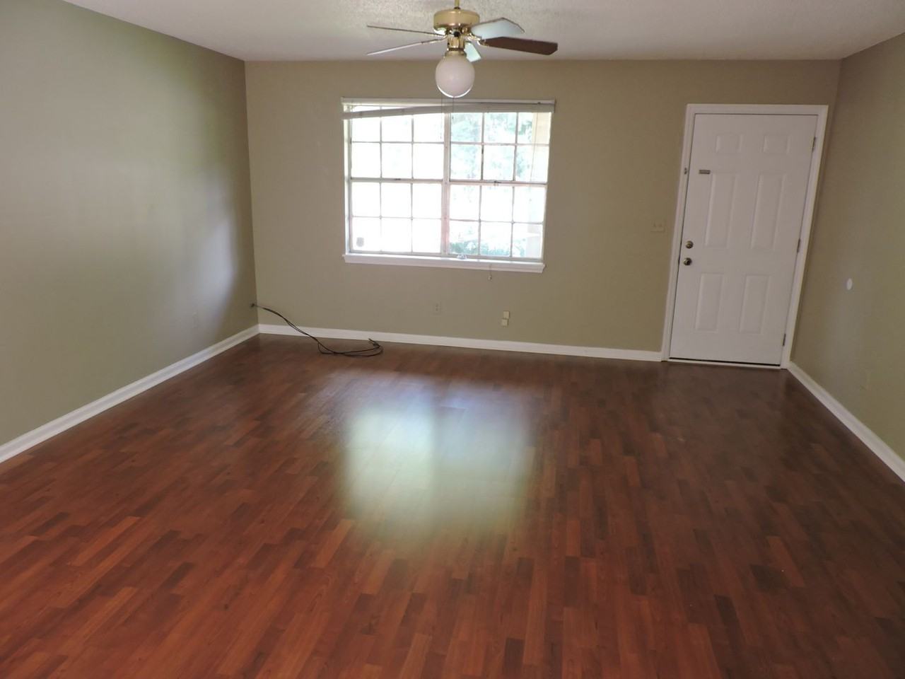 10801 Tiara Dr - Photo 2 of 8