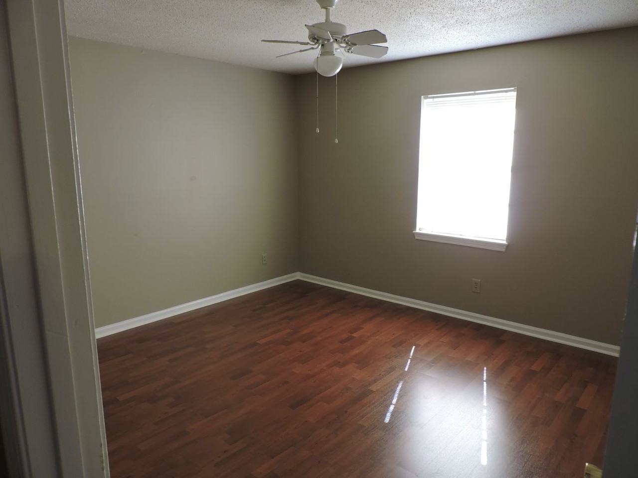 10801 Tiara Dr - Photo 6 of 8