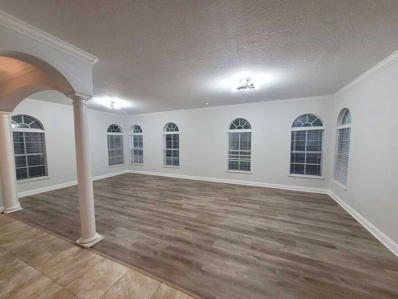 1459 Catherine St - Photo 2 of 32