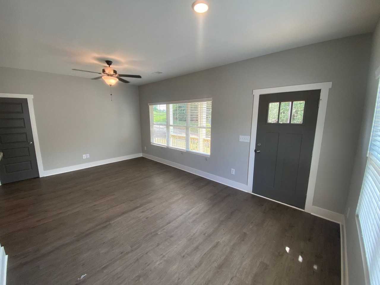 261 Bailey St - Photo 3 of 16