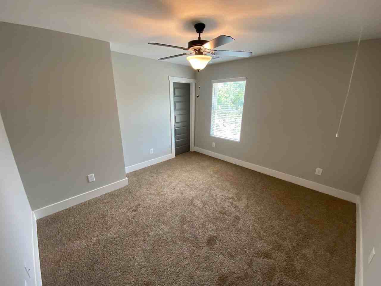 261 Bailey St - Photo 6 of 16