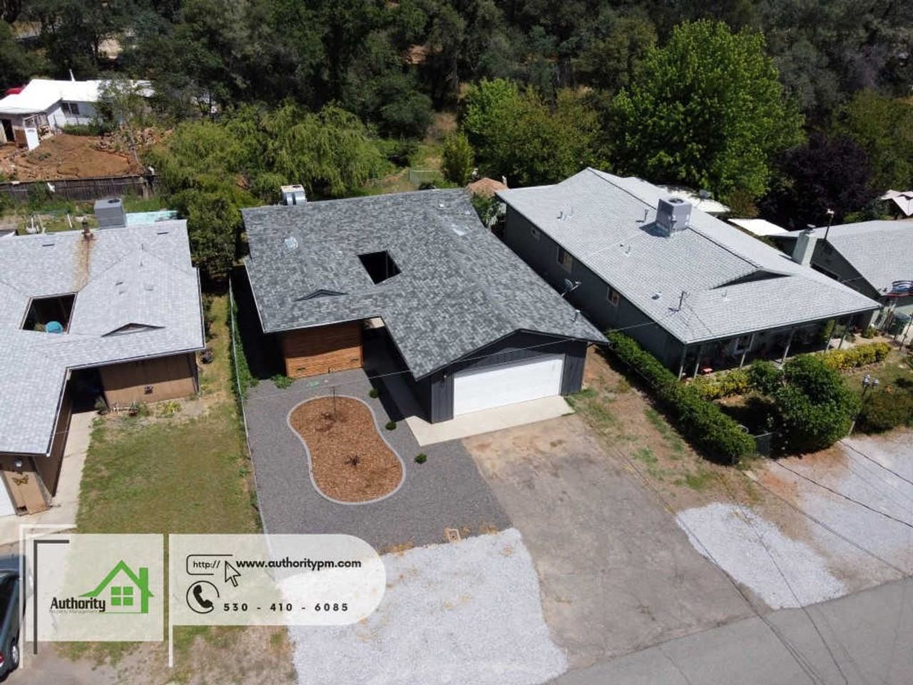 1833 Oregon St - Photo 2 of 30