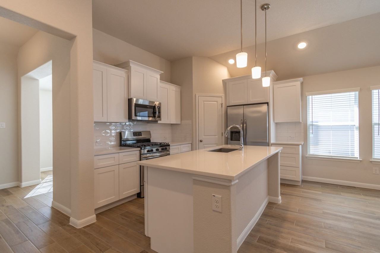 205 Windstar Rd - Photo 5 of 32