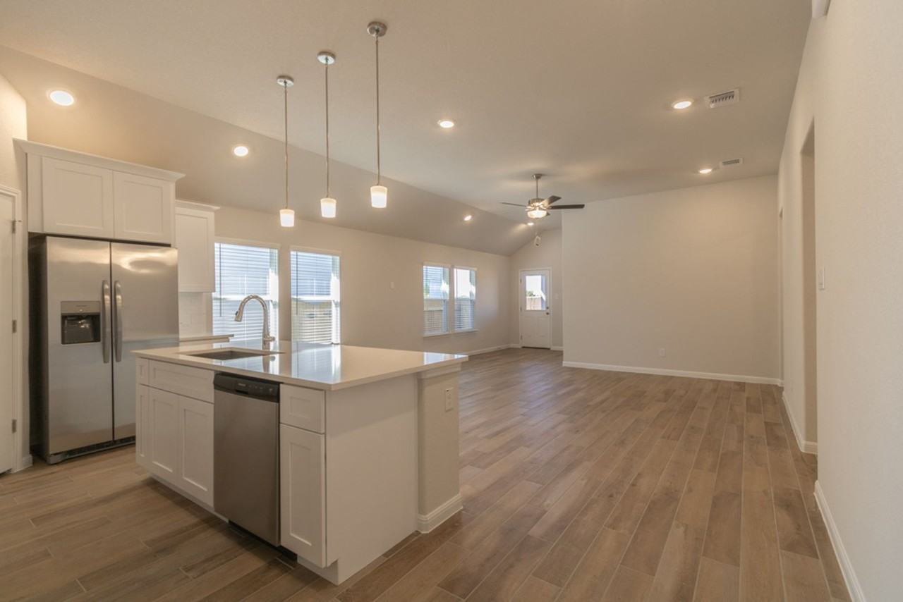 205 Windstar Rd - Photo 6 of 32