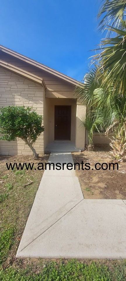 1080 Hali Ridge Ct - Photo 3 of 24