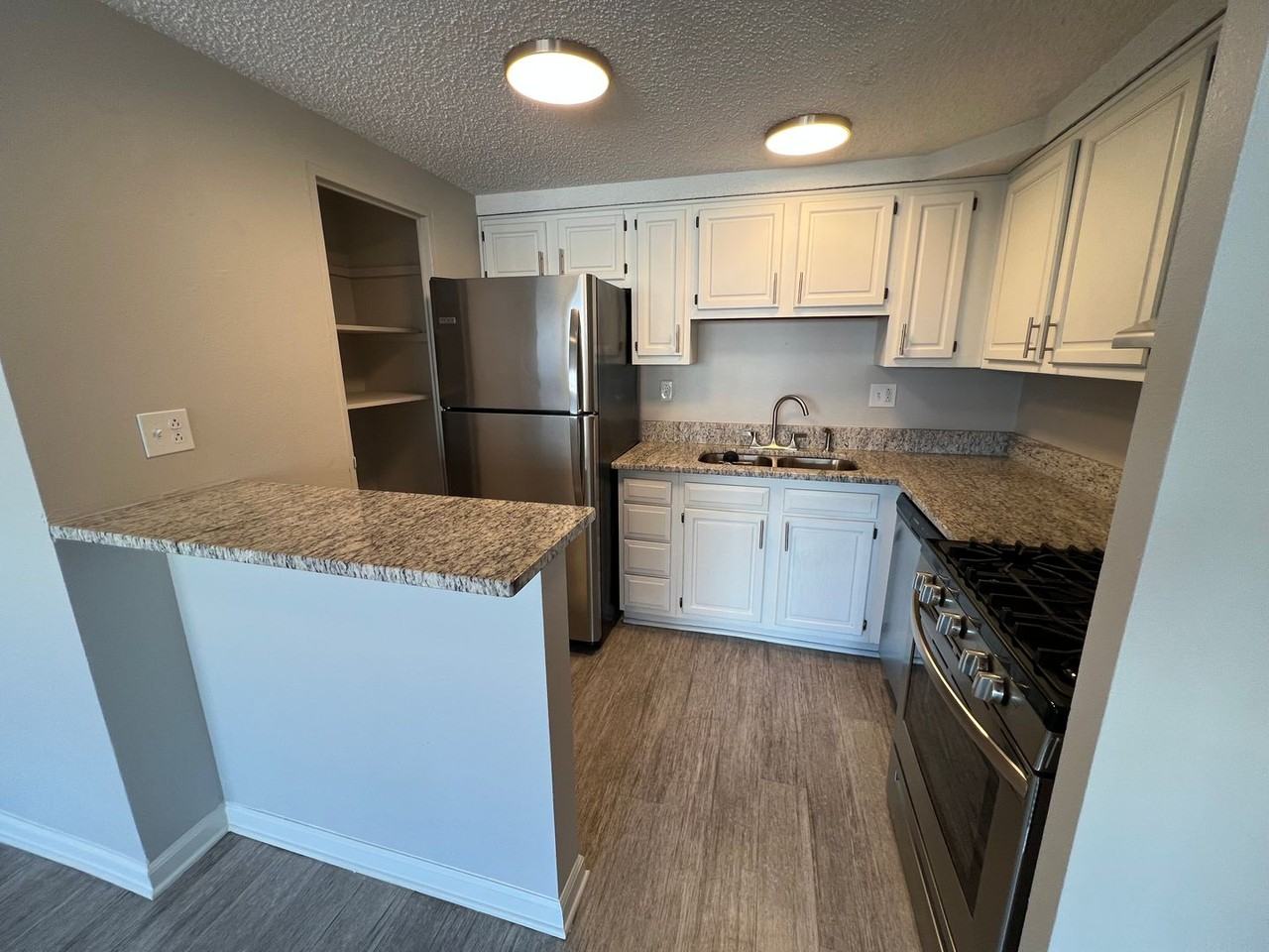 510 Gay St - Photo 4 of 12