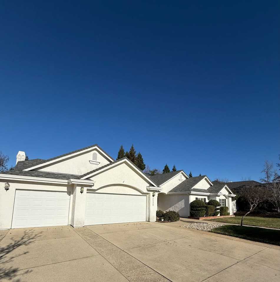 2120 Princeton Way - Photo 2 of 7