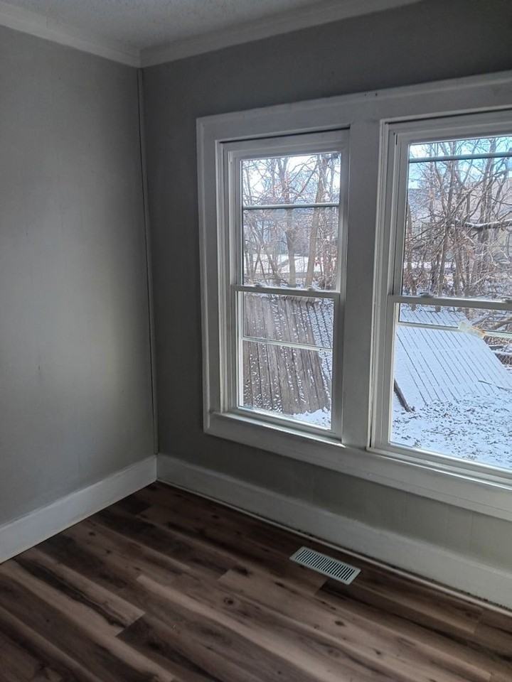 519 S 18th St - Photo 2 of 3