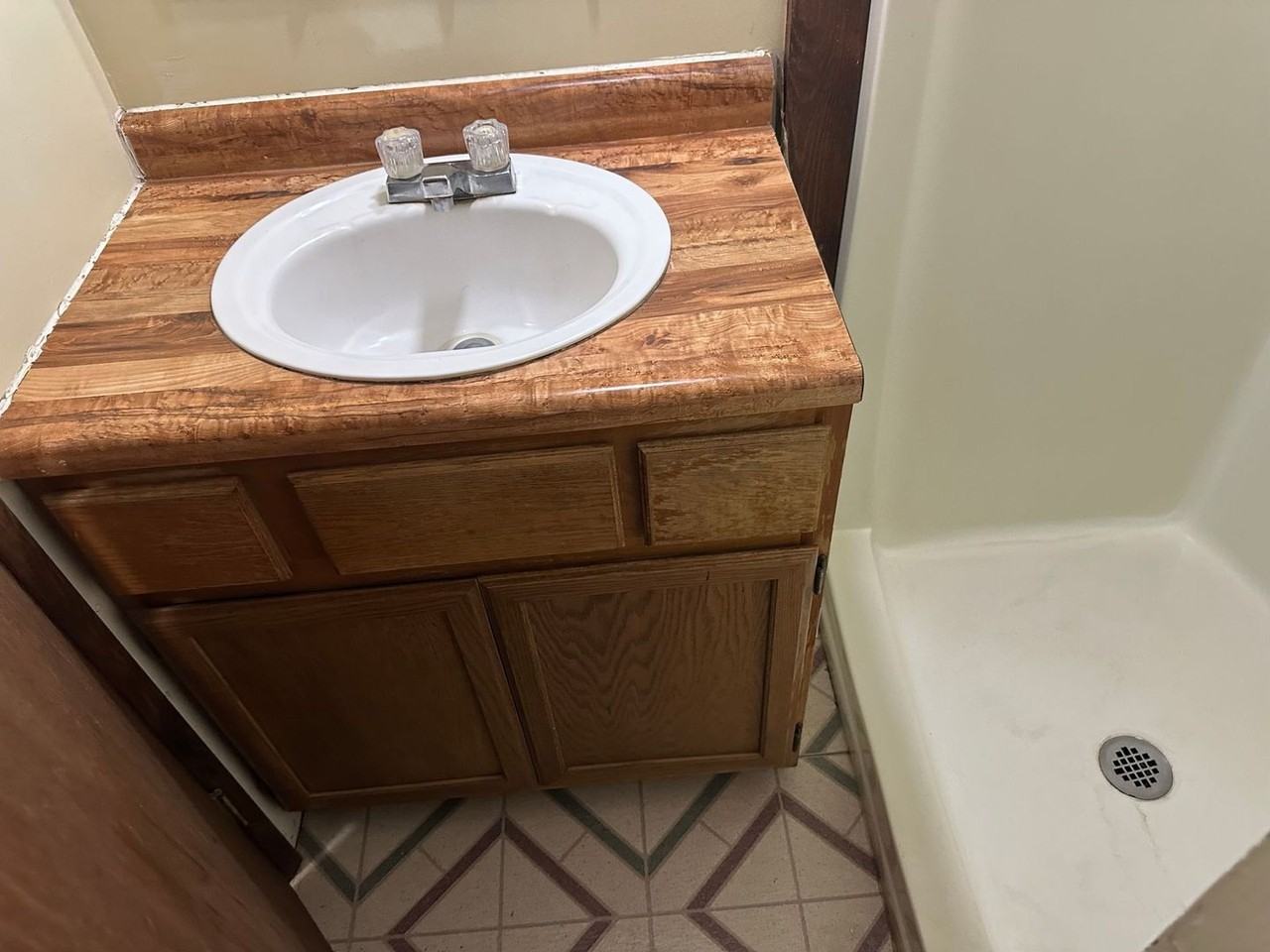 1316 Summers Ln - Photo 6 of 7