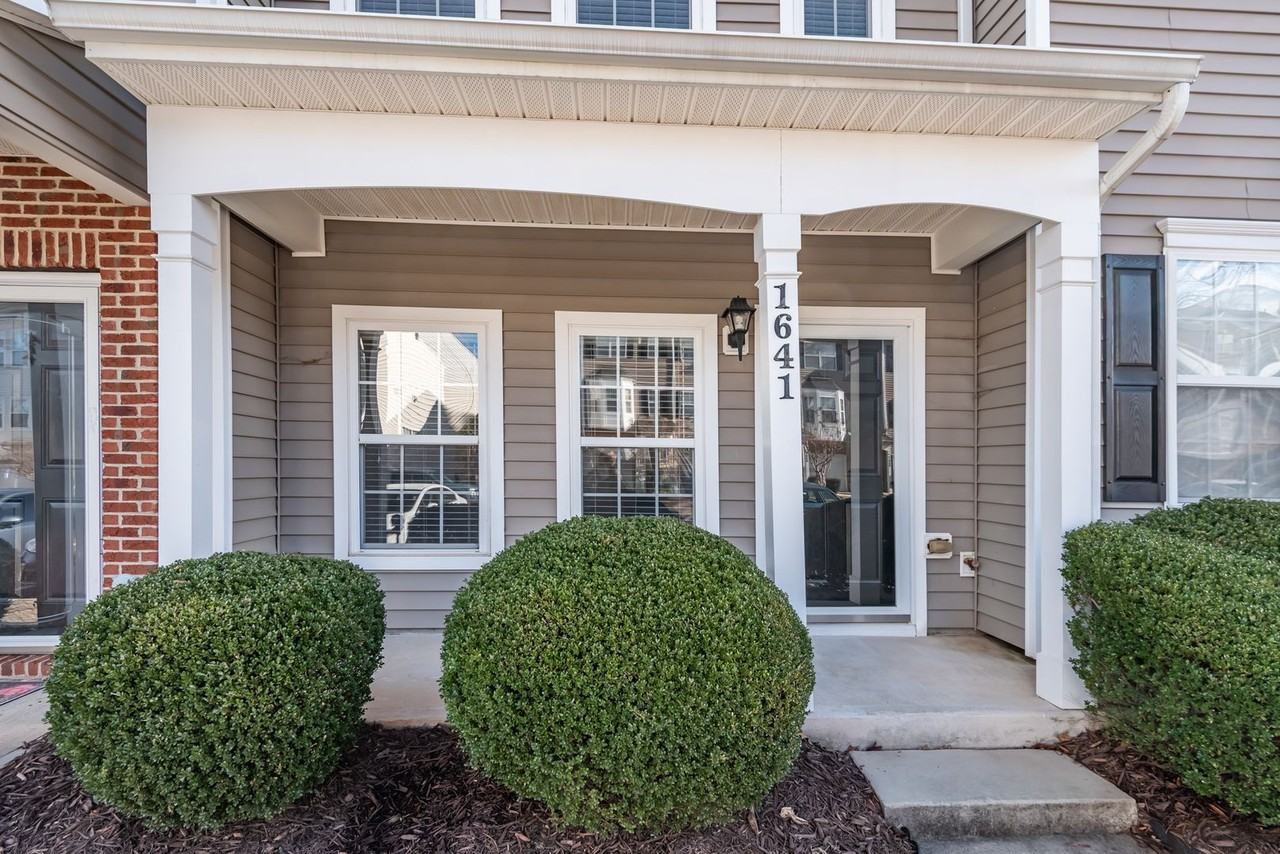 1641 Snowmass Way - Photo 2 of 23