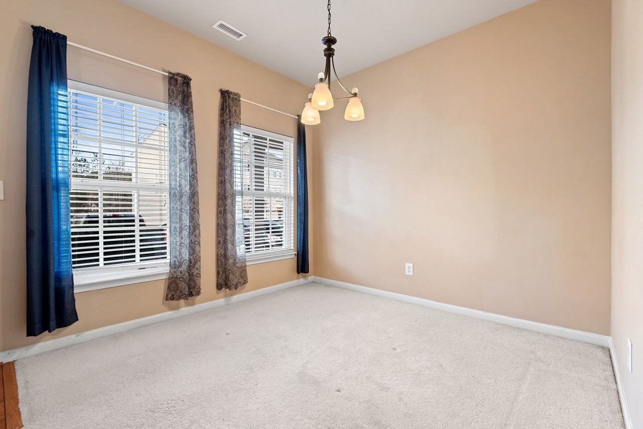 1641 Snowmass Way - Photo 4 of 23