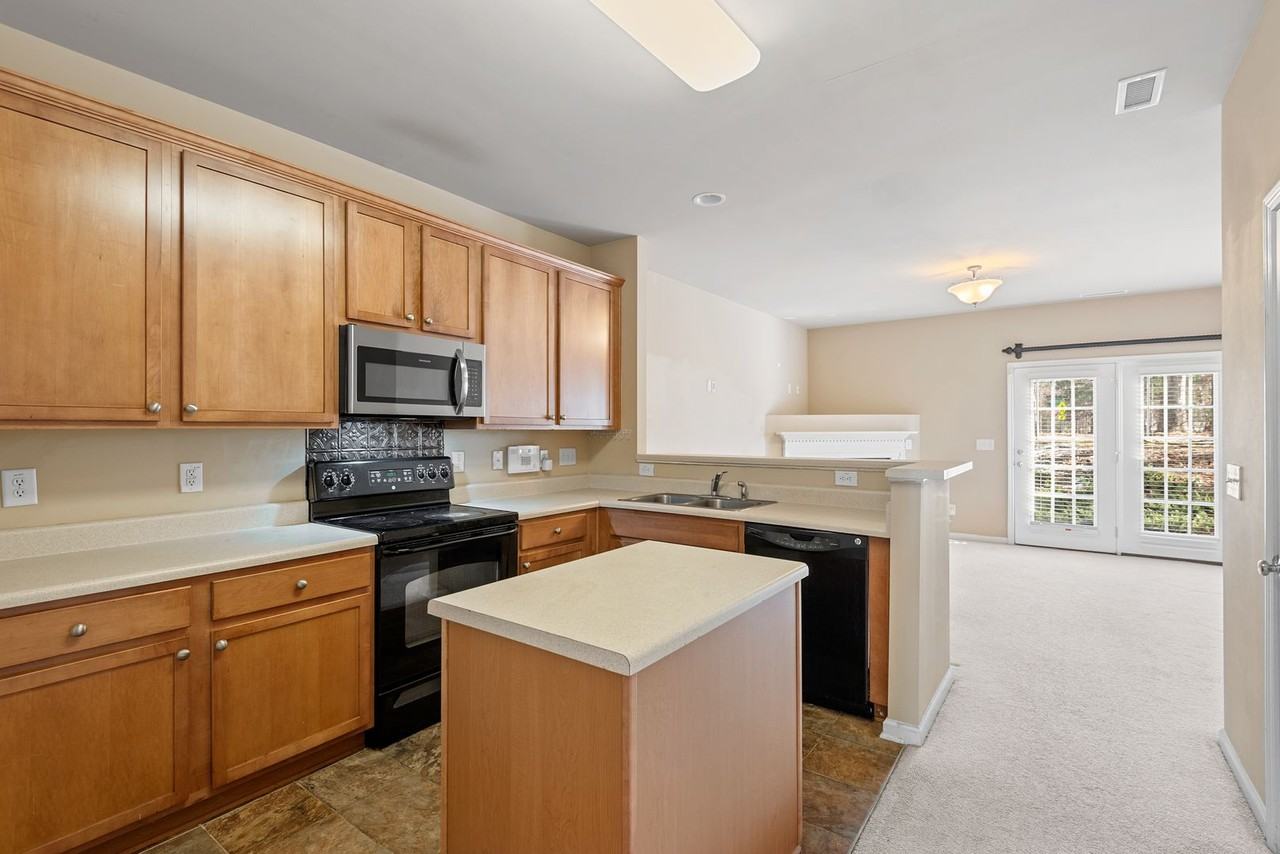 1641 Snowmass Way - Photo 5 of 23