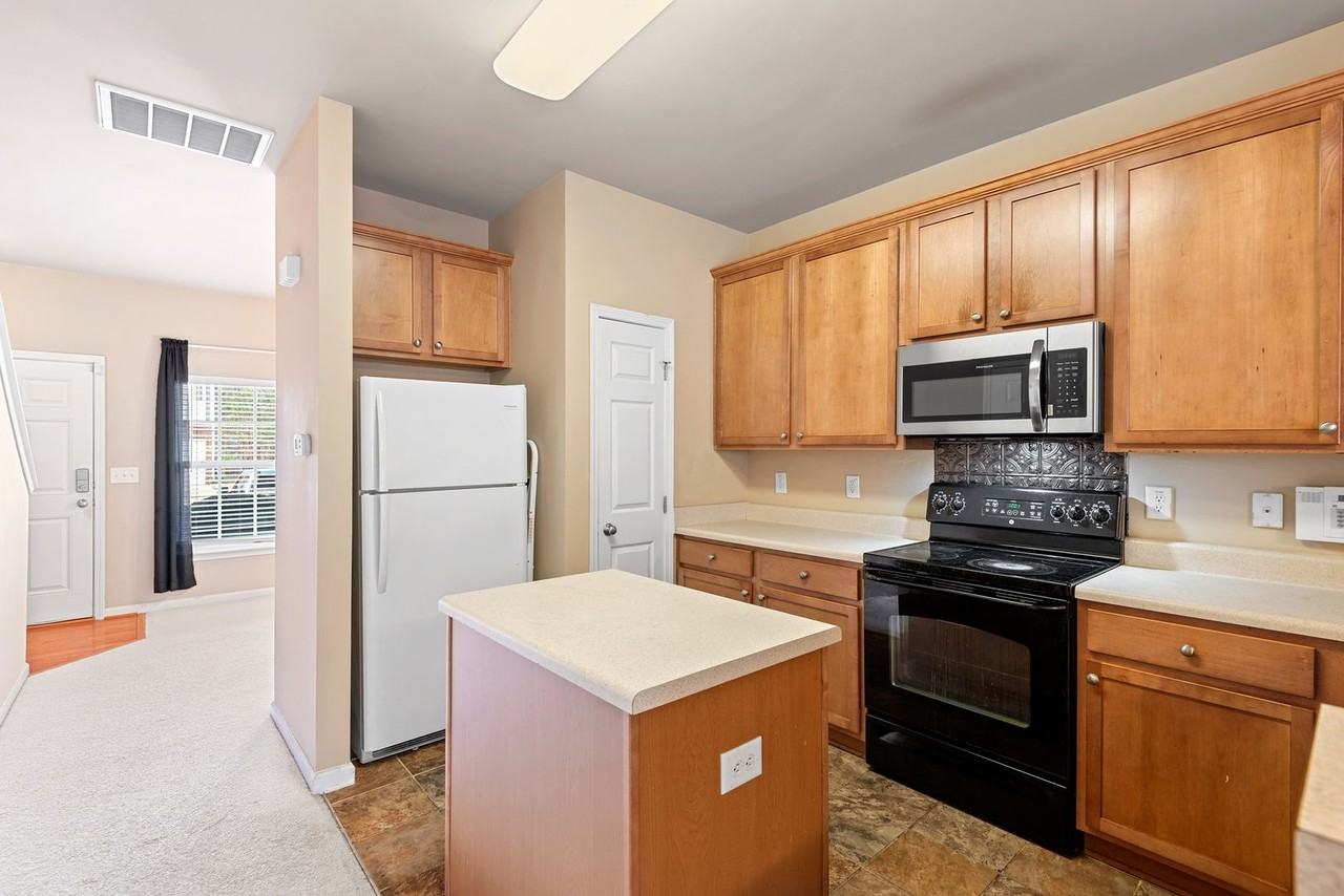 1641 Snowmass Way - Photo 6 of 23