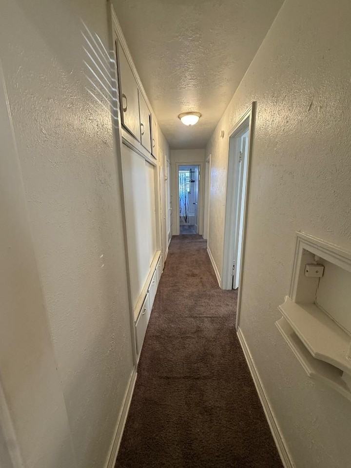 1023 Arkansas St - Photo 5 of 6