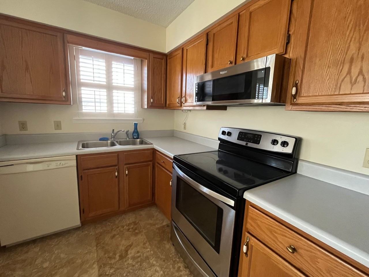 829 Tara Trace Cir Sw - Photo 4 of 10