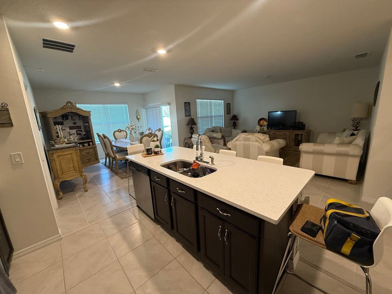 3630 Caspian St - Photo 5 of 17