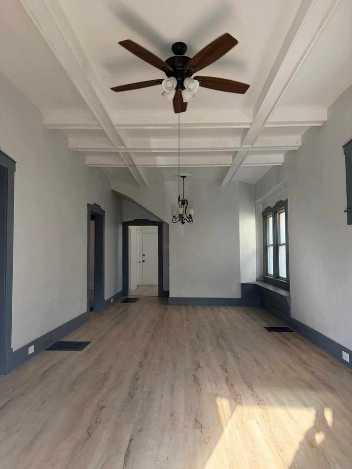 2507 W Oak St - Photo 3 of 13