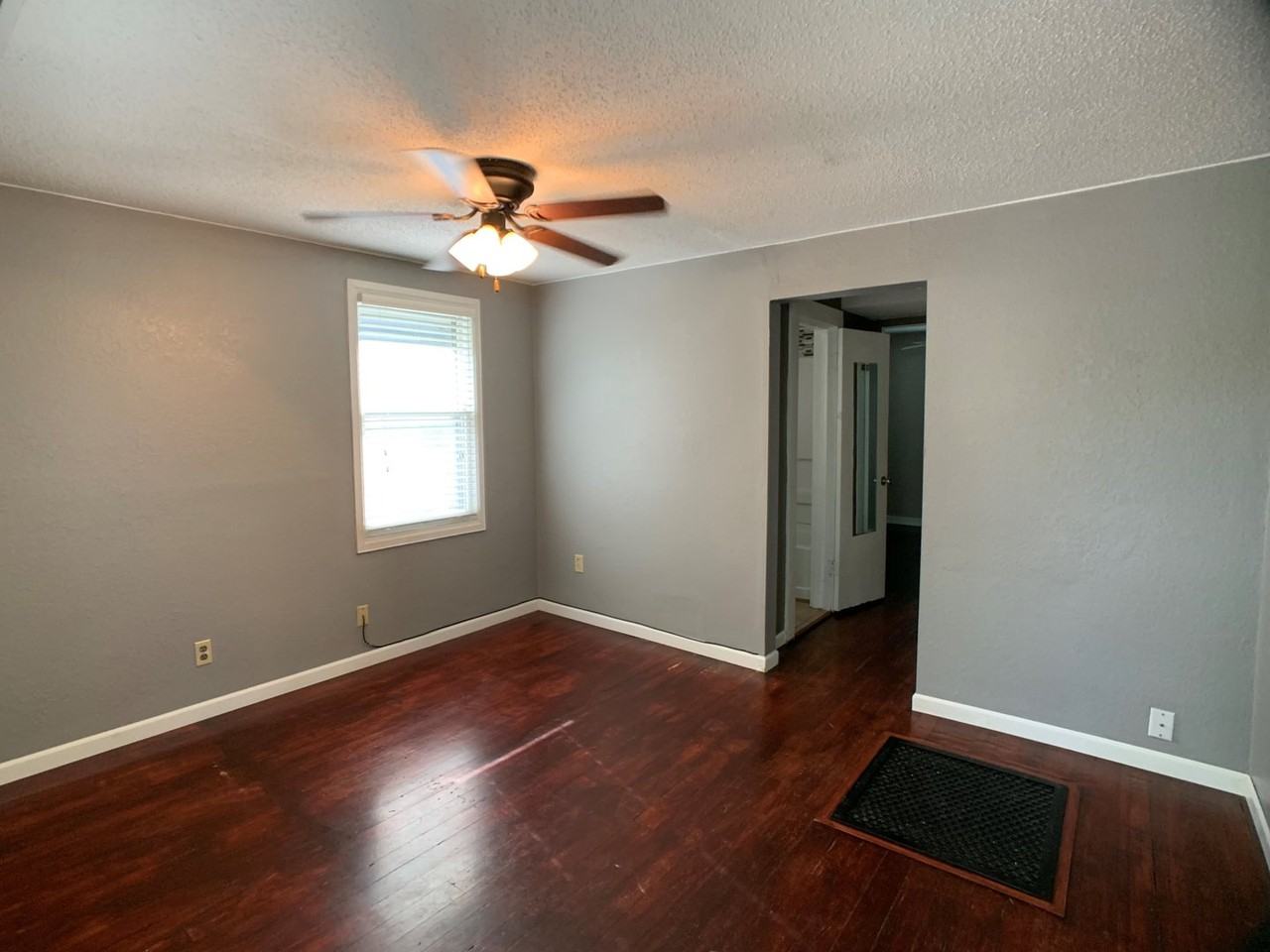 1417 Colorado St - Photo 3 of 14